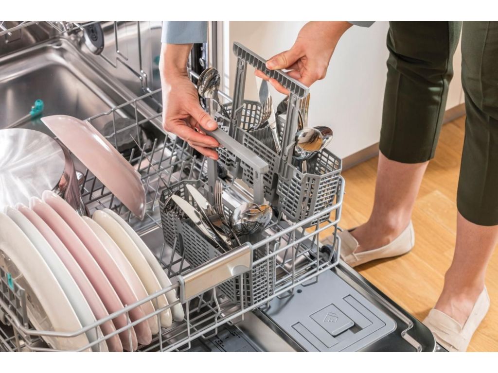 Встраиваемая посудомоечная машина Gorenje GV642E90