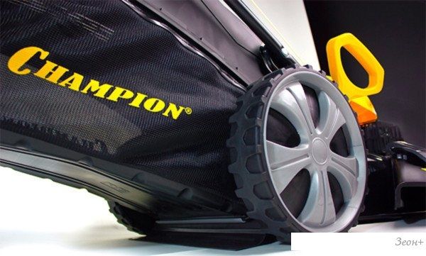 Колёсная газонокосилка Champion LM5345