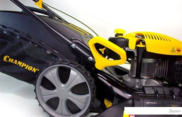 Колёсная газонокосилка Champion LM5345