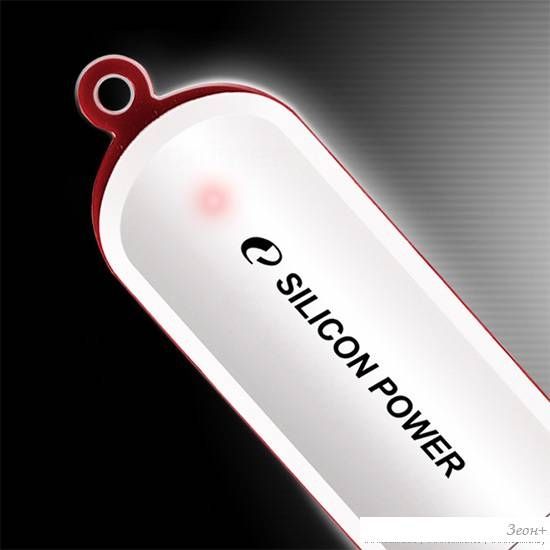 USB Flash Silicon-Power LuxMini 320 32 Гб (SP032GBUF2320V1W)