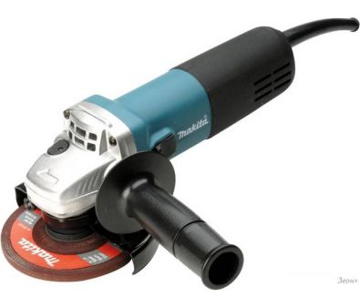   Makita 9558HN