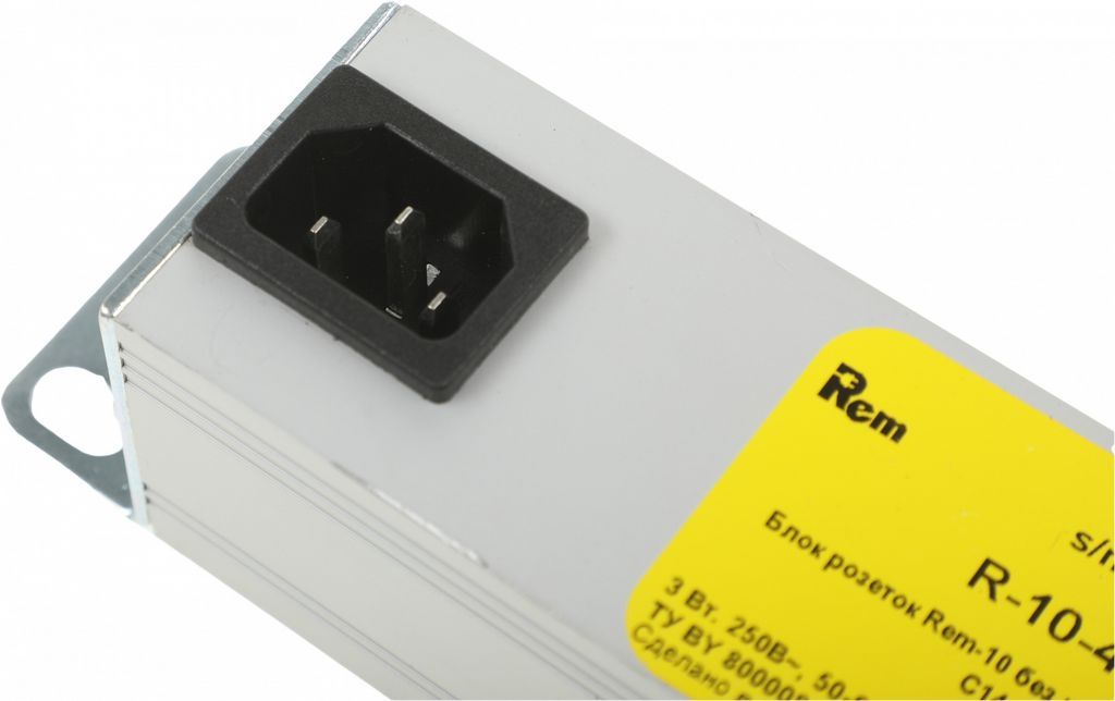 Блок розеток ЦМО R-10-4S-220-Z (4 розетки, без шнура питания)
