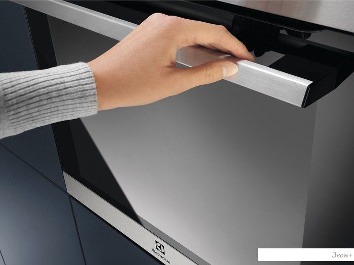 Электрический духовой шкаф Electrolux SurroundCook 600 EOF4P56X