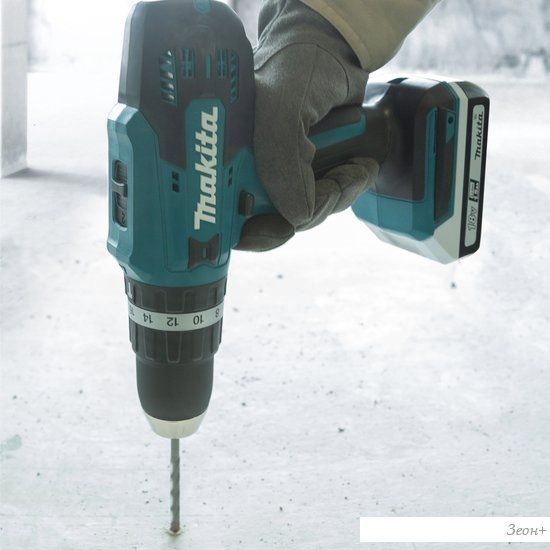 Ударная дрель-шуруповерт Makita HP488DWAE (с 2-мя АКБ, кейс)