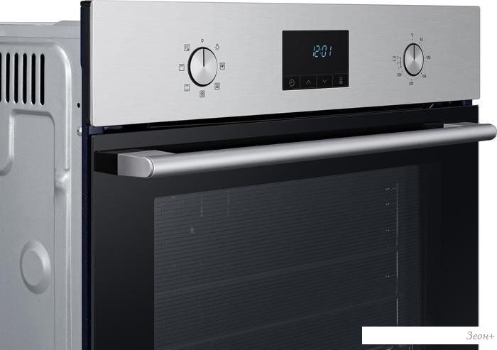 Электрический духовой шкаф Samsung NV68A1145RS