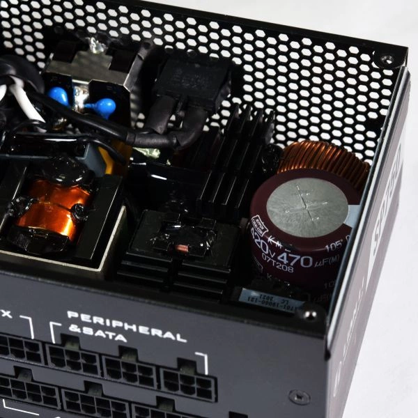 Блок питания Lian Li SP750 G89.SP750B.00EU