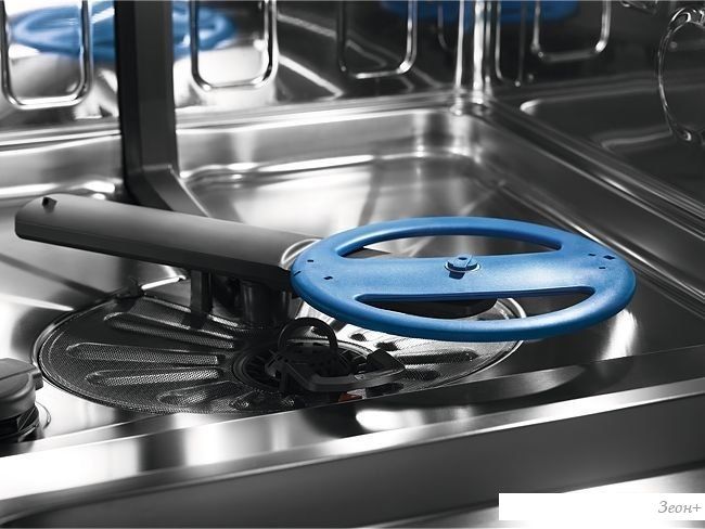 Отдельностоящая посудомоечная машина Electrolux ESM48310SW