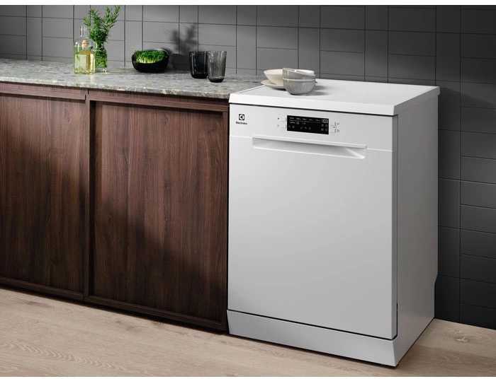 Отдельностоящая посудомоечная машина Electrolux ESM48310SW