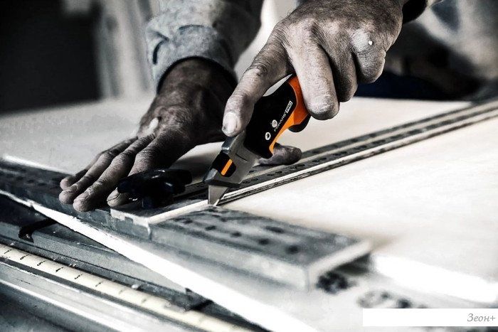 Нож строительный Fiskars CarbonMax 1027224
