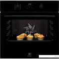 Электрический духовой шкаф Electrolux SteamBake 600 EOD6C77WZ