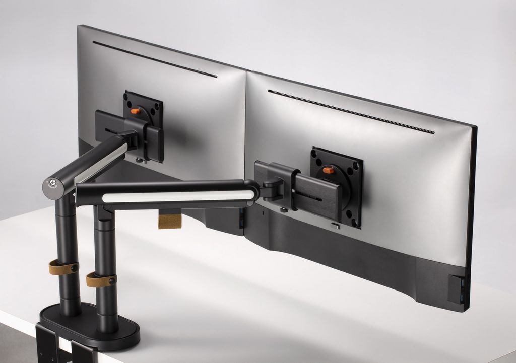 Кронштейн для мониторов Ultramounts UM727B черный 17"-32" макс.9кг крепление к столешнице поворот и наклон