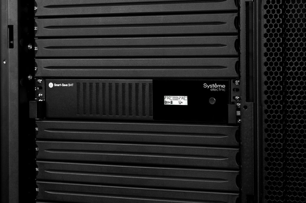 Источник бесперебойного питания Systeme Electric SMTSE3000RMI2U