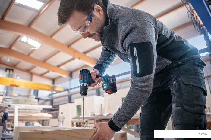 Дрель-шуруповерт Bosch GSR 18V-90 C Professional 06019K6006 (с 2-мя АКБ 5 Ач, кейс)