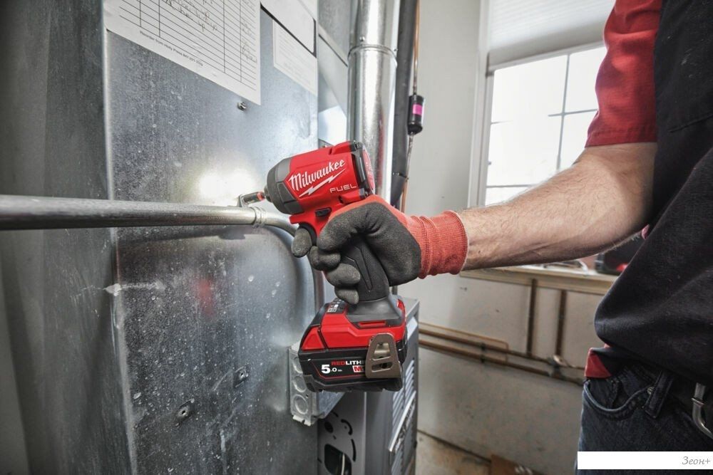 Винтоверт Milwaukee M18 FUEL M18FID3-0 4933498061 (без АКБ)
