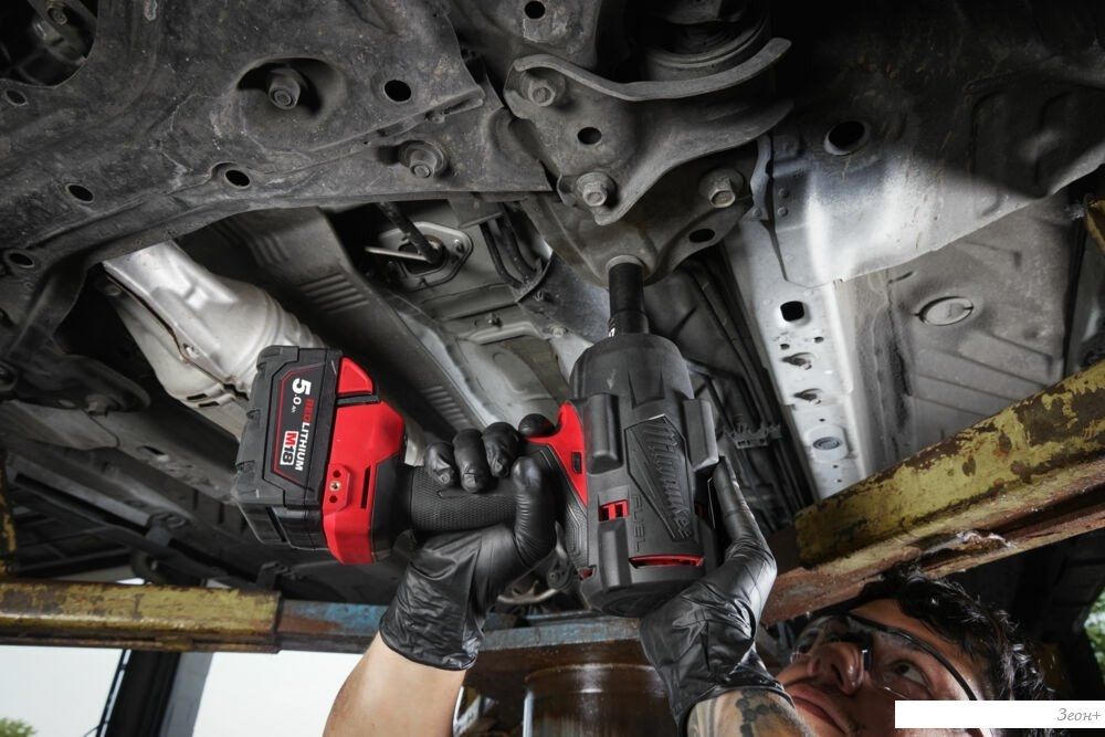 Гайковерт Milwaukee M18 FUEL M18FHIW2F12-0 4933498056 (без АКБ)