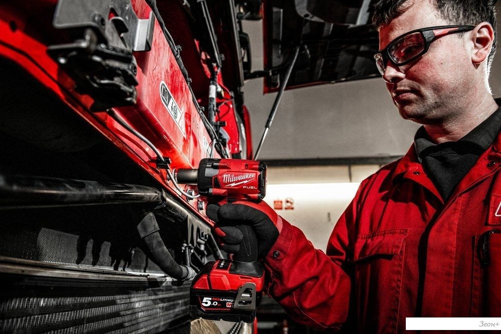 Гайковерт Milwaukee M18 FUEL M18FIW2F12-0 4933498058 (без АКБ)