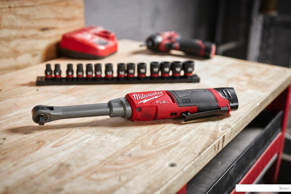 Трещотка Milwaukee M12 FUEL M12FHIR38LR-0 4933480791 (без АКБ)