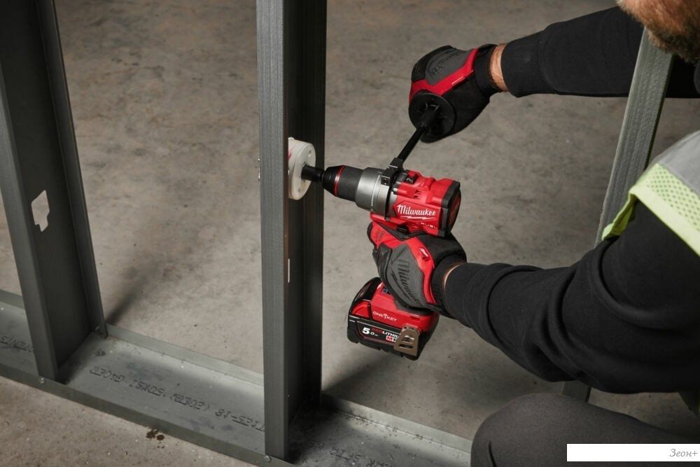 Дрель-шуруповерт Milwaukee M18 FUEL M18ONEDD3-502X 4933492802 (с 2-мя АКБ 5 Ач, кейс)