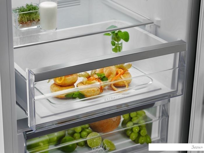 Холодильник Electrolux LNT7ME36X3