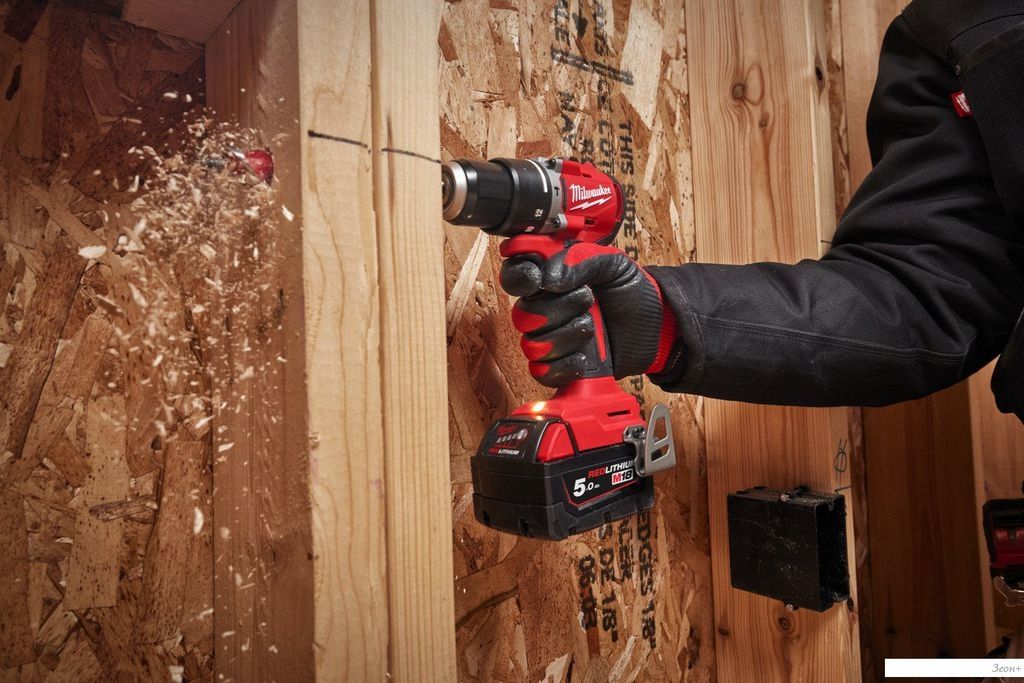 Ударная дрель-шуруповерт Milwaukee M18 BLPDRC-402C 4933492824 (с 2-мя АКБ 4 Ач, кейс)