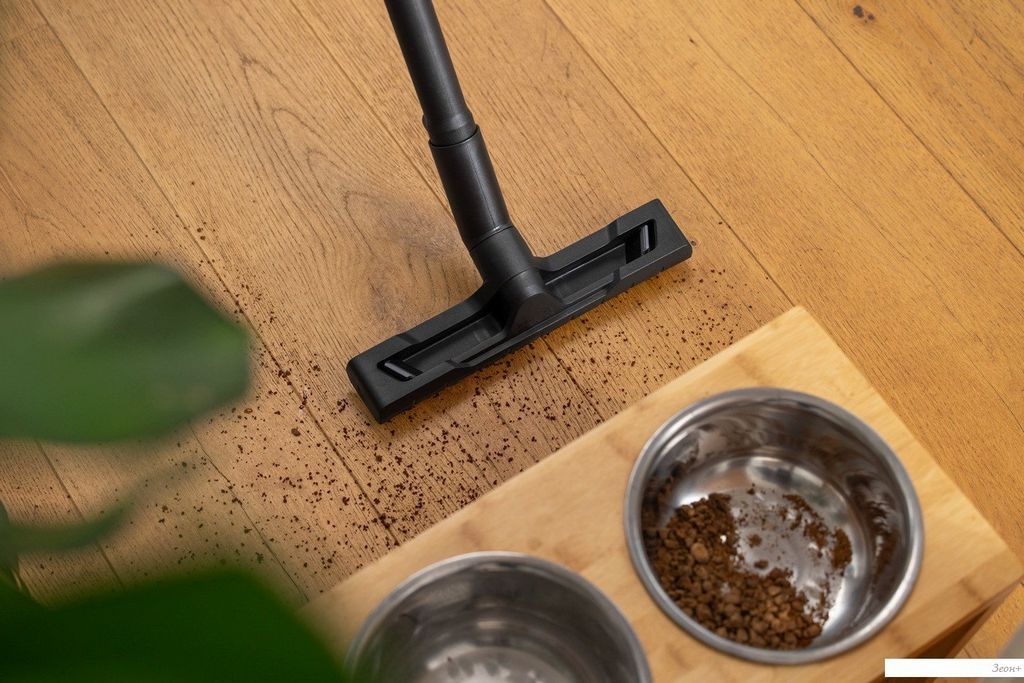 Пылесос Karcher SE 4 Plus 1.081-170.0