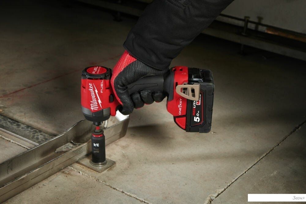 Винтоверт Milwaukee M18 FUEL M18ONEID3-502X 4933492804 (с 2-мя АКБ, кейс)
