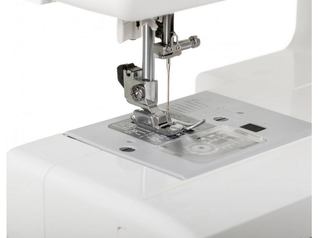 Электромеханическая швейная машина Janome Excellent Stitch 18A