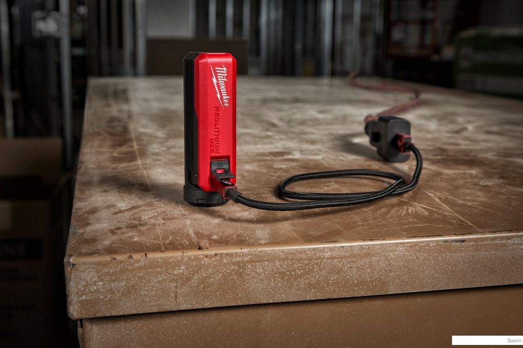 Внешний аккумулятор Milwaukee L4 PPS 3000mAh 4932493335 (красный)