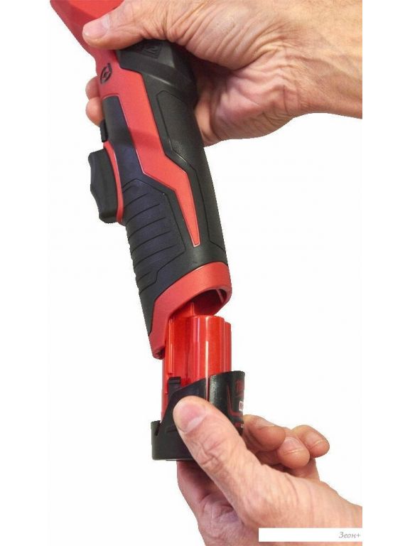 Труборез Milwaukee M12 PCSS-202C 4933479242 (с 2-мя АКБ, кейс)