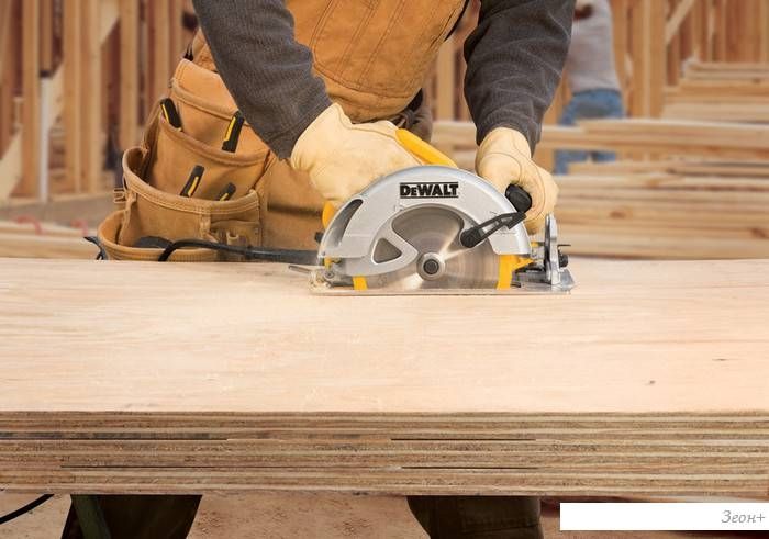 Дисковая пила DeWalt DWE576K