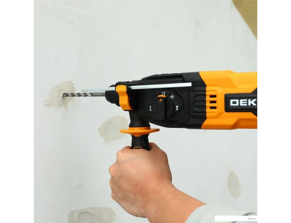 Перфоратор Deko DKH900 083-1044 (кейс)