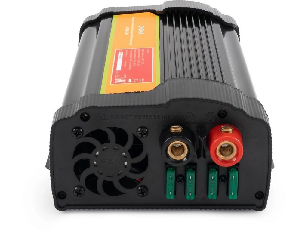Автомобильный инвертор Digma AI1000-12W