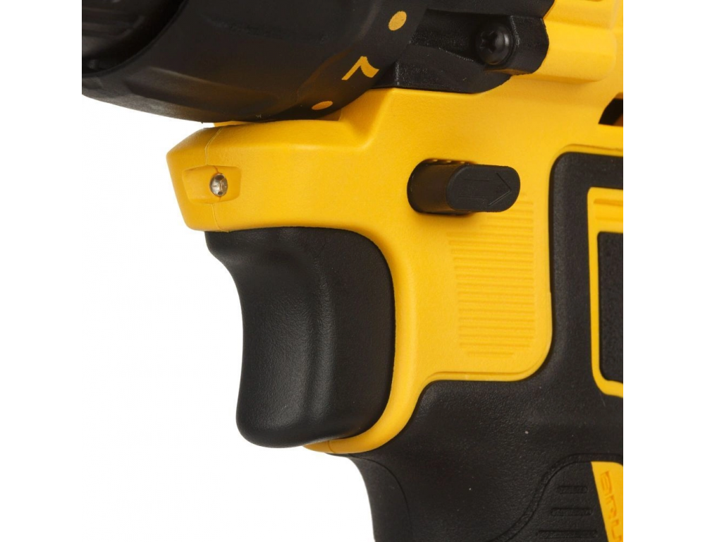 Дрель-шуруповерт DeWalt DCD777M2T (с 2-мя АКБ, кейс)