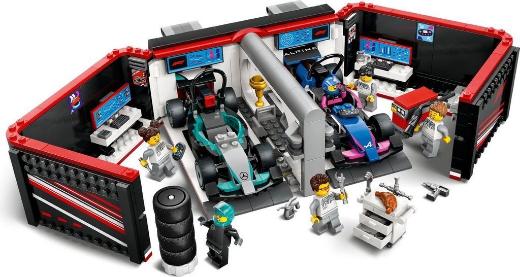 Конструктор LEGO City 60444 Гараж F1 Mercedes-AMG и Alpine