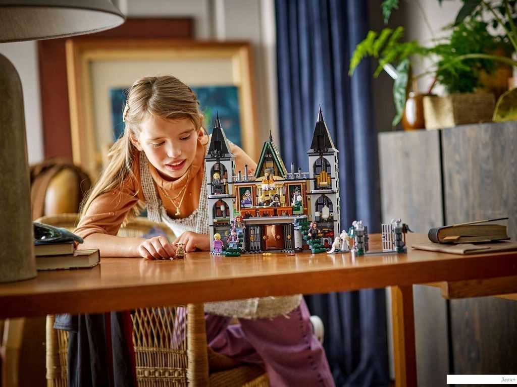 Конструктор LEGO Harry Potter 76453 Поместье Малфоев