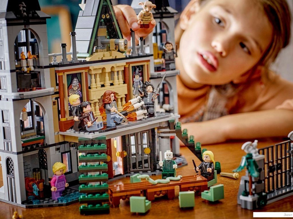 Конструктор LEGO Harry Potter 76453 Поместье Малфоев