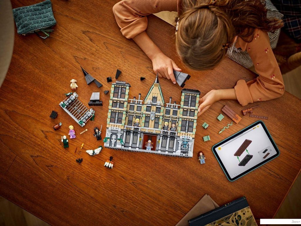 Конструктор LEGO Harry Potter 76453 Поместье Малфоев