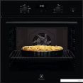 Электрический духовой шкаф Electrolux SteamBake 600 EOD5F71Z