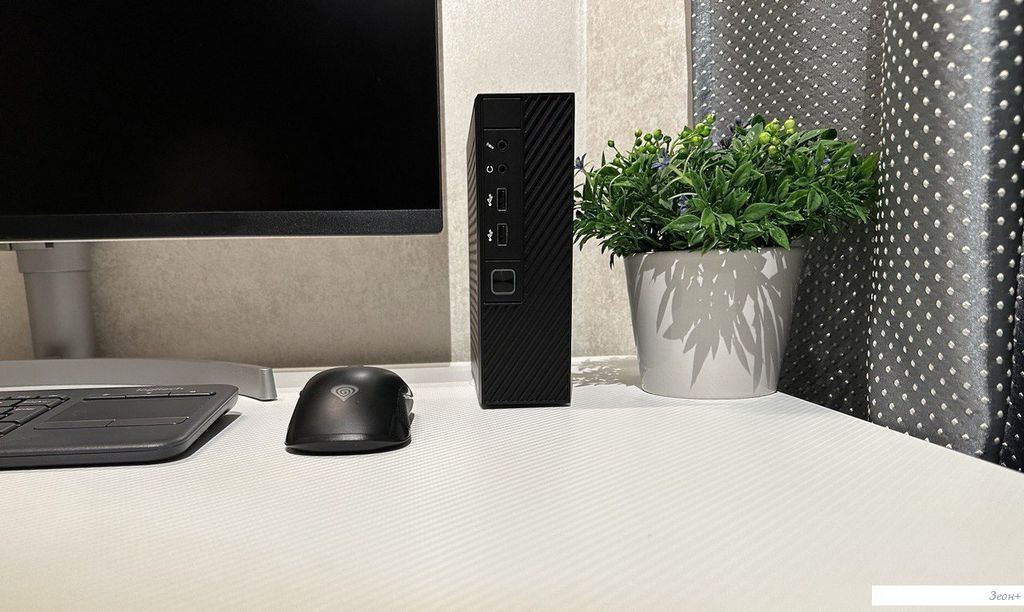 Компактный компьютер Jet Office 3i8100D8SD5VGAM1W1