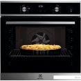 Электрический духовой шкаф Electrolux SteamBake 600 EOD5F71X