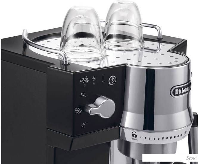 Рожковая помповая кофеварка DeLonghi EC 820.B