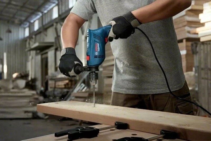 Ударная дрель Bosch GSB 600 06011A0320