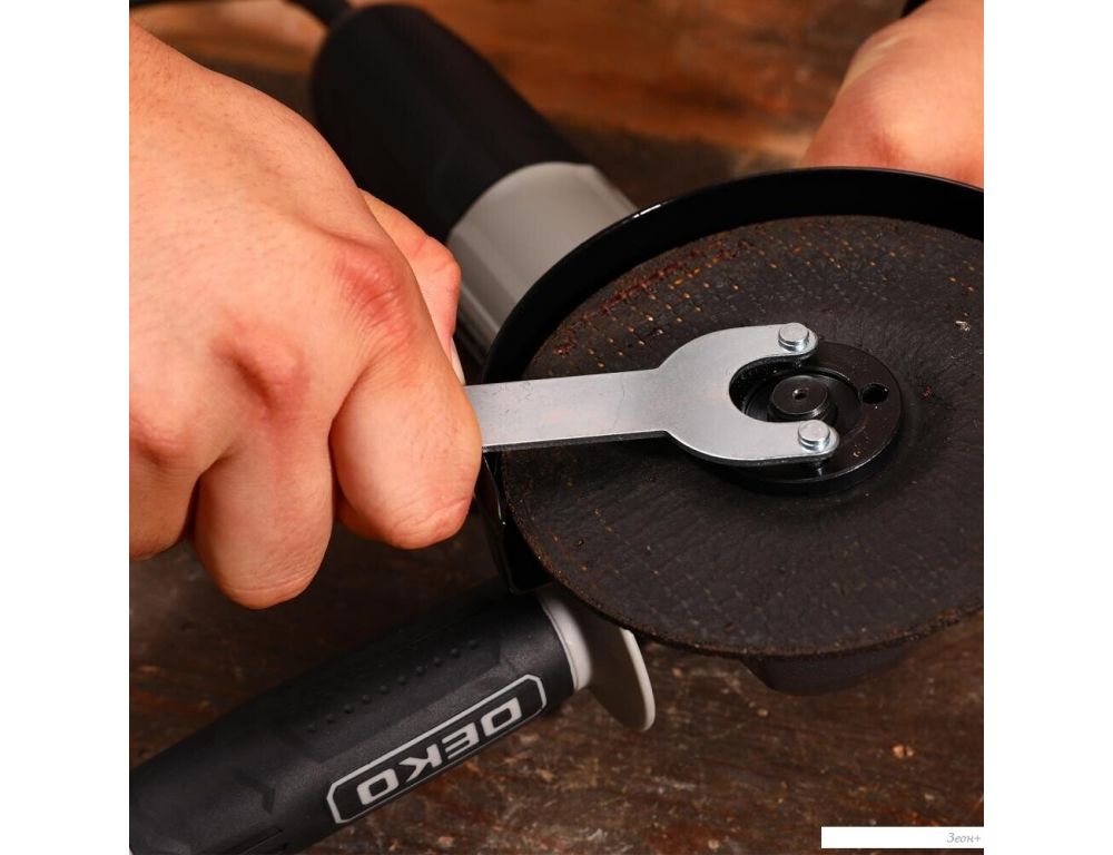 Угловая шлифмашина Deko AG-800 PRO 081-1024