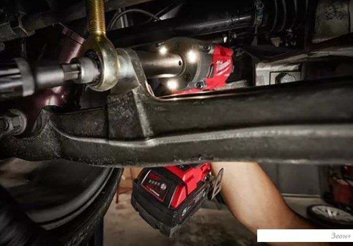 Гайковерт Milwaukee M18 FIW2P12-502X 4933478447 (с 2-мя АКБ, кейс)