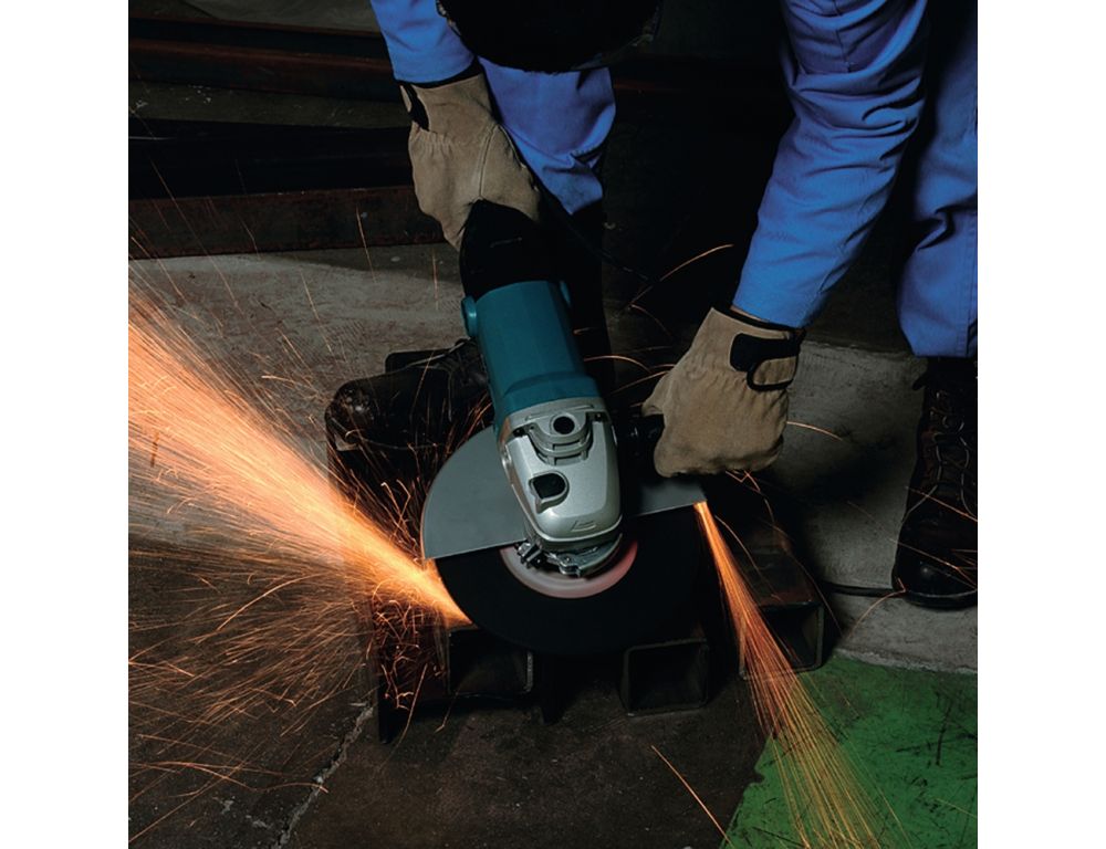 Угловая шлифмашина Makita GA9010C