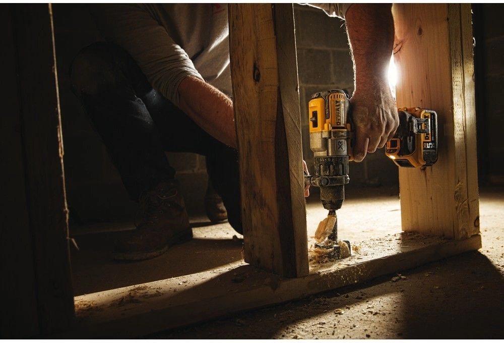 Дрель-шуруповерт DeWalt DCD996P2