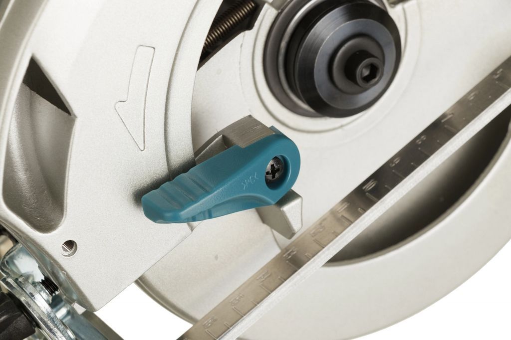 Дисковая пила Makita HS6601