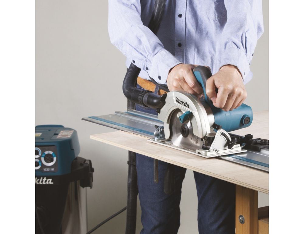 Дисковая пила Makita HS6601J