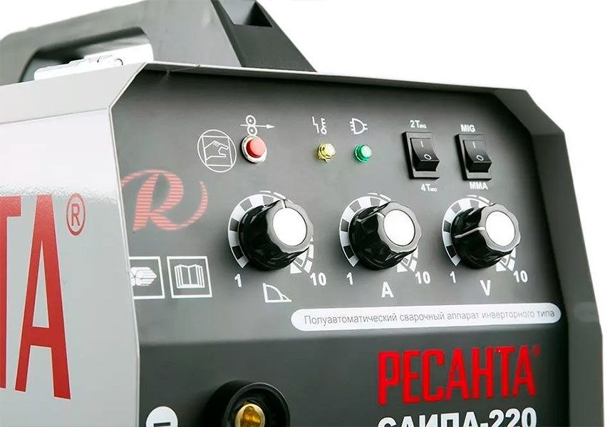 Сварочный инвертор Ресанта САИПА-220