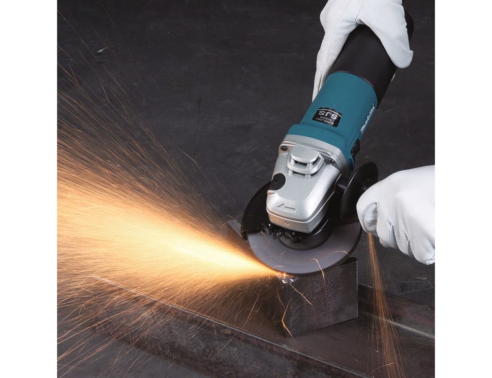 Угловая шлифмашина Makita 9565 CVR